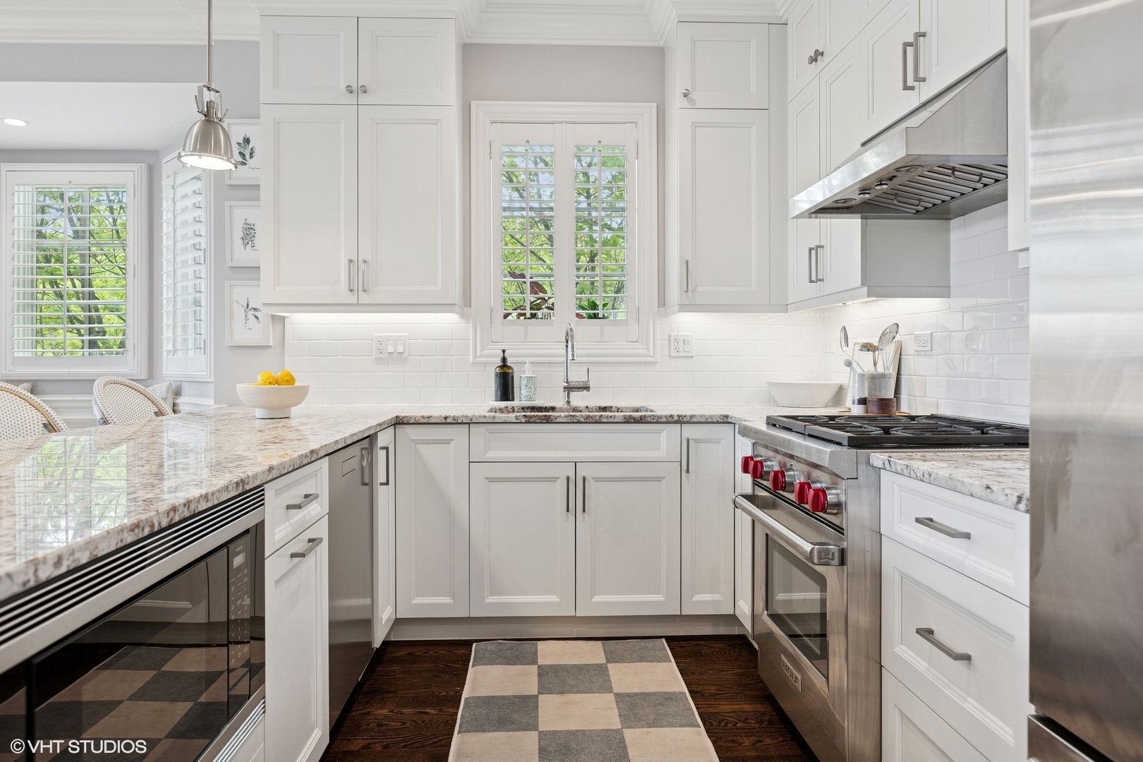 2700 N Wayne Avenue Unit: 3S