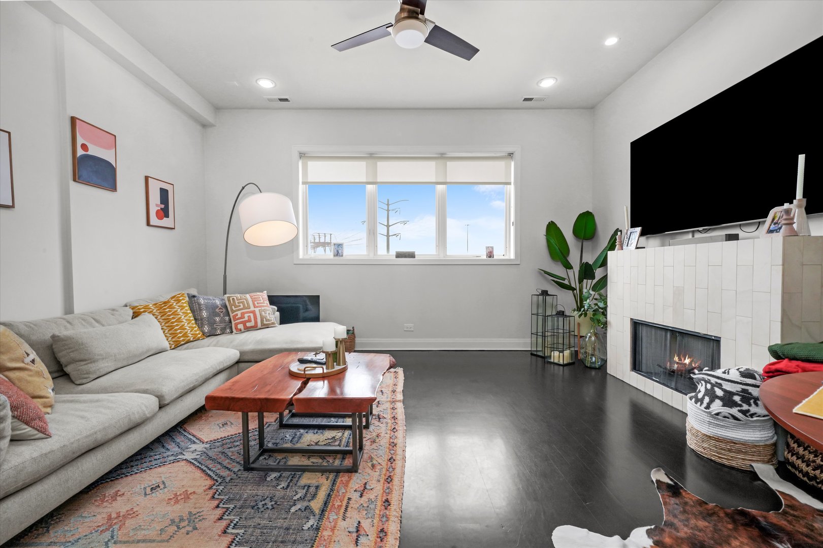 622 N Rockwell Street Unit: 404