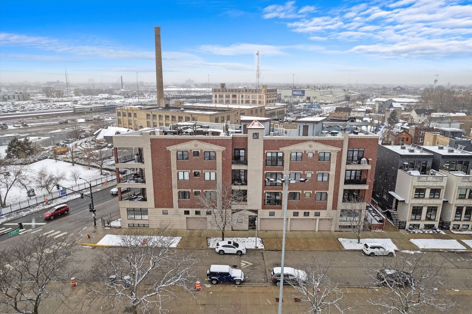 622 N Rockwell Street Unit: 404