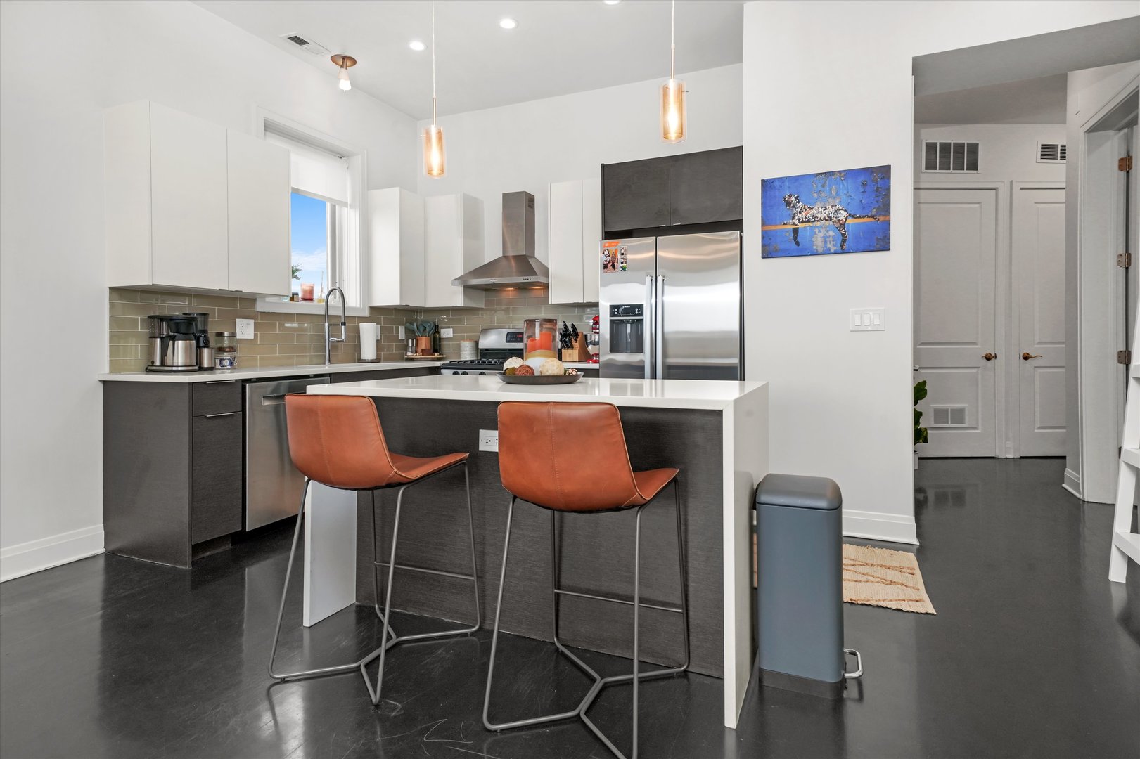 622 N Rockwell Street Unit: 404