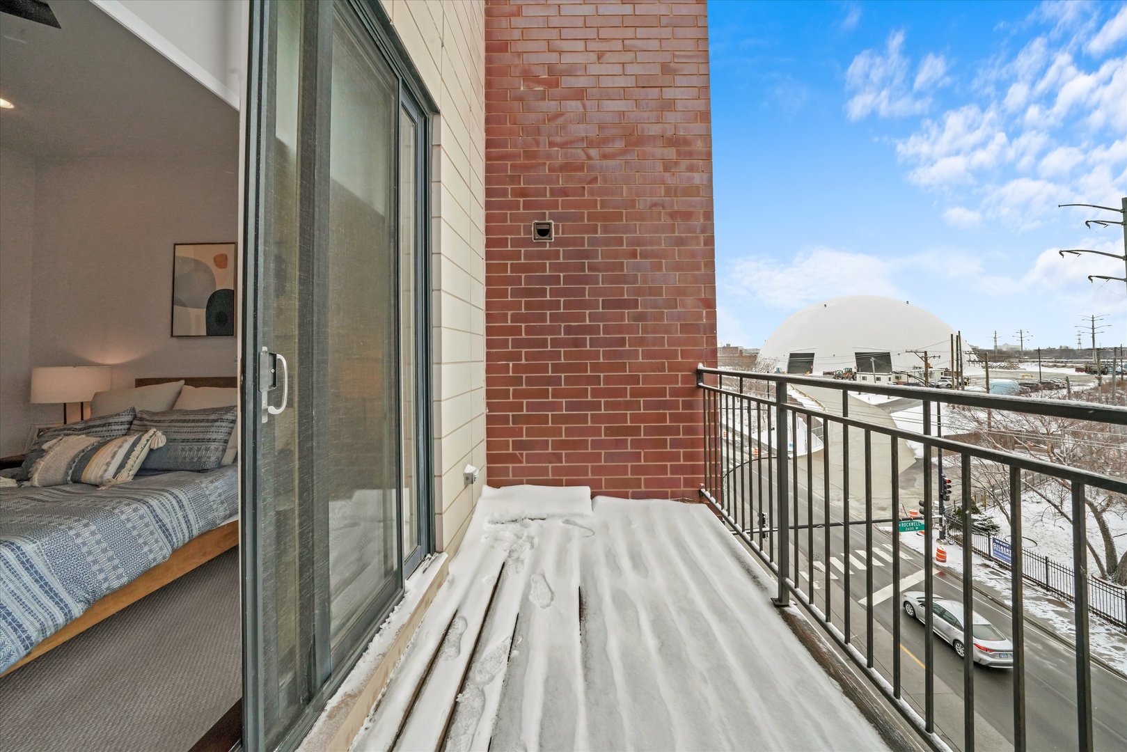 622 N Rockwell Street Unit: 404