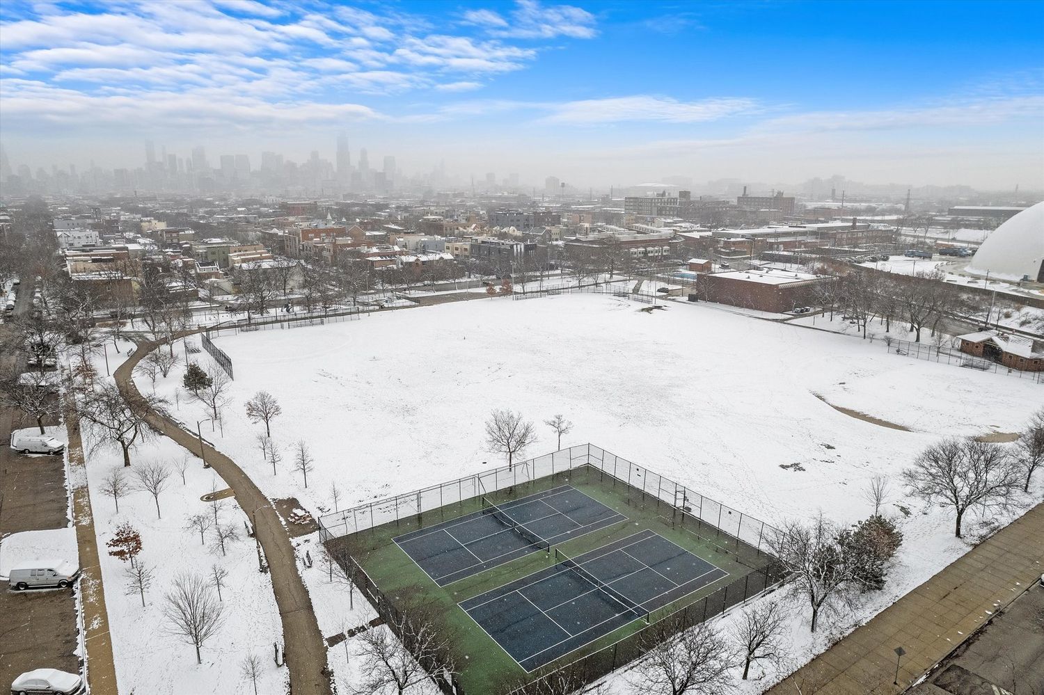 622 N Rockwell Street Unit: 404