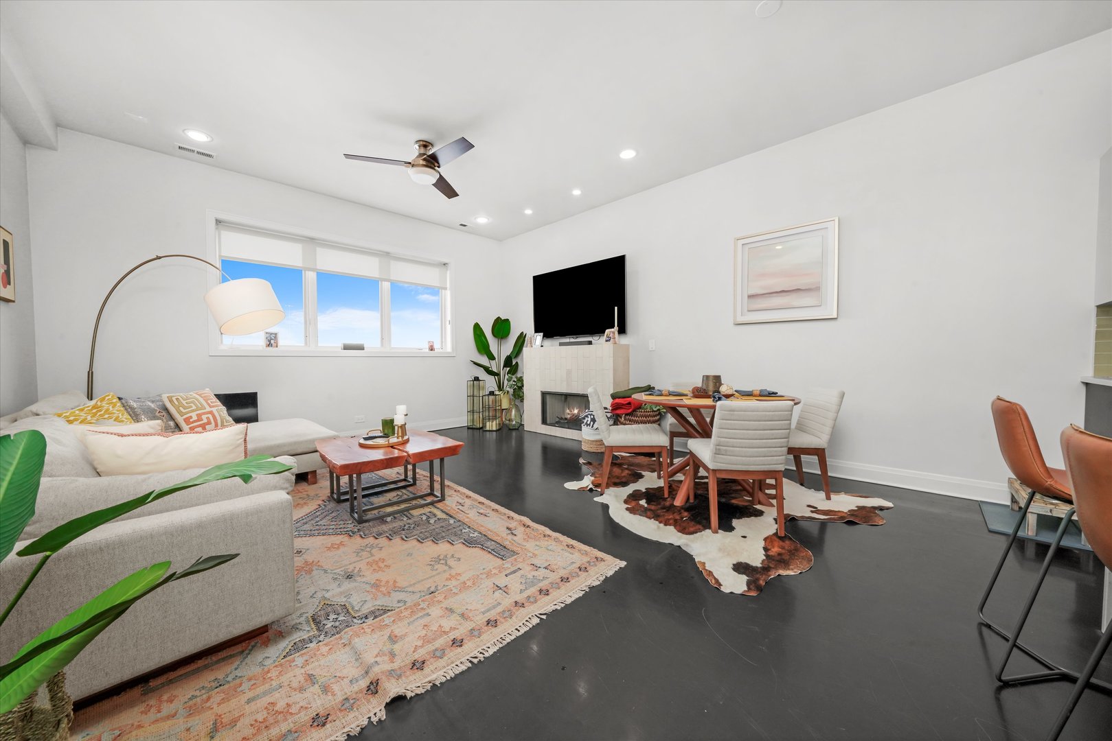 622 N Rockwell Street Unit: 404