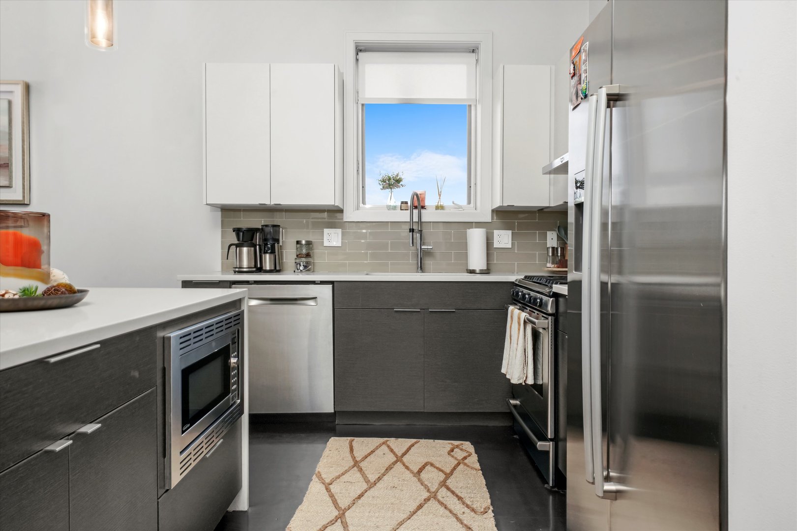 622 N Rockwell Street Unit: 404