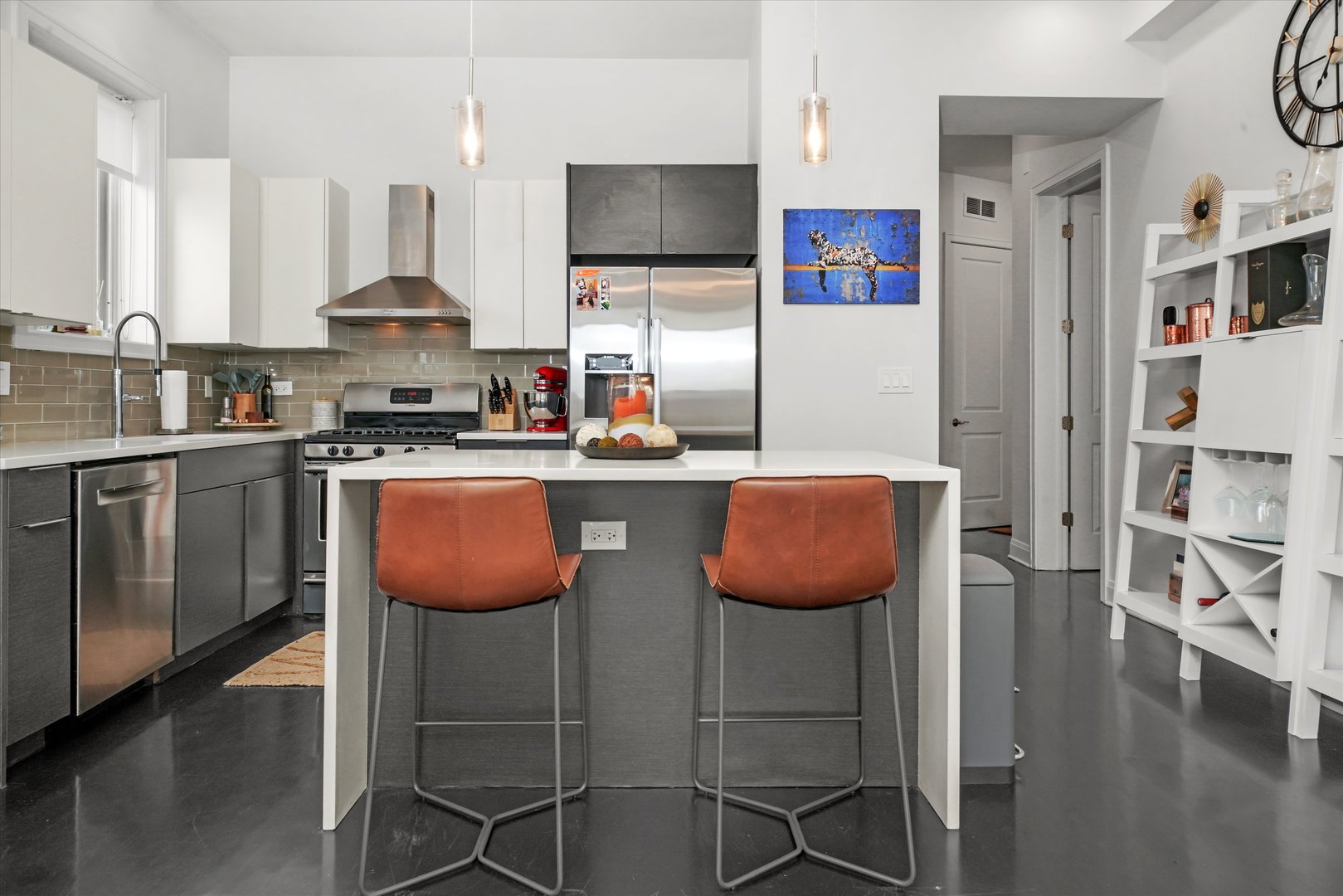 622 N Rockwell Street Unit: 404