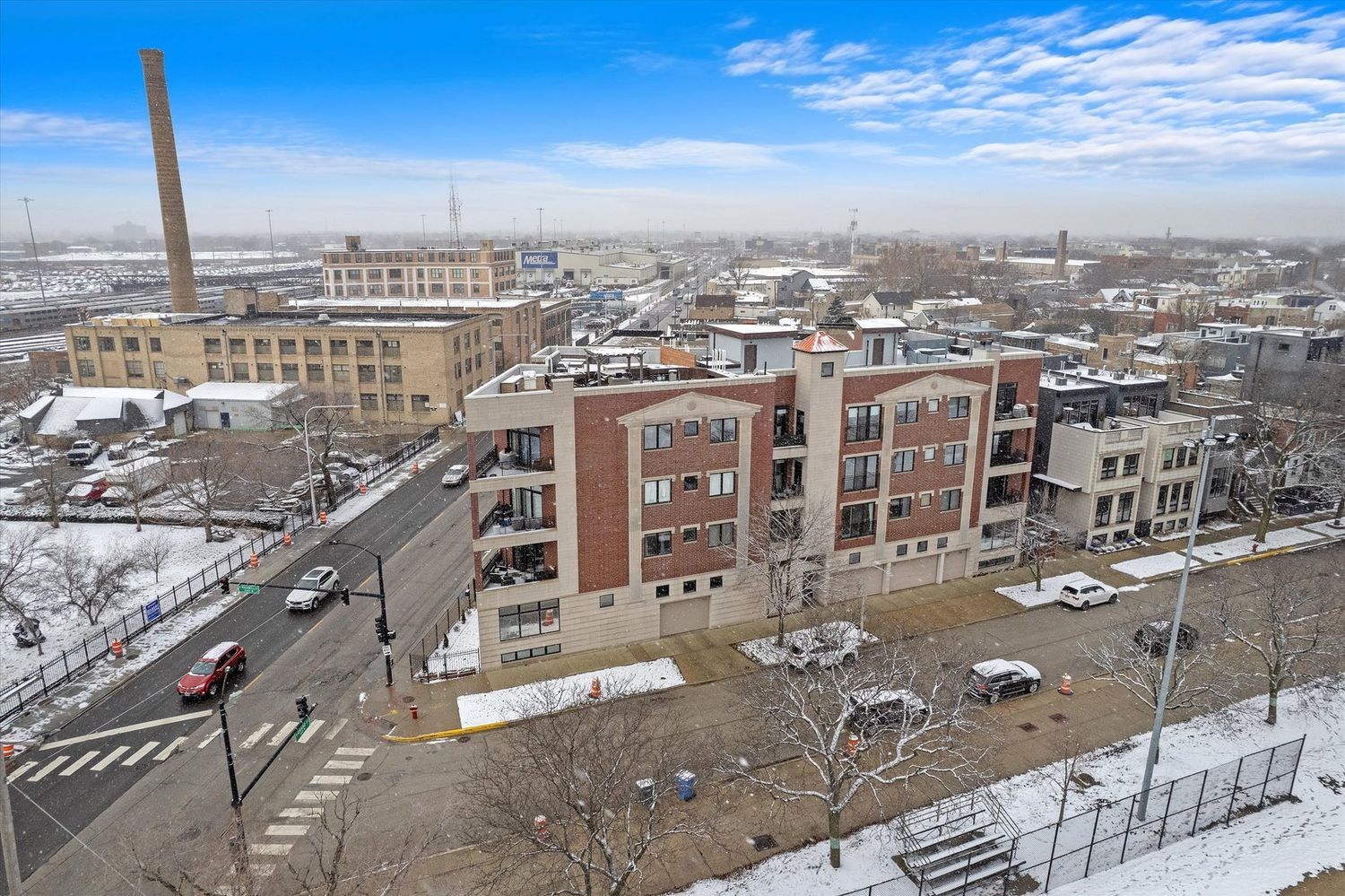 622 N Rockwell Street Unit: 404