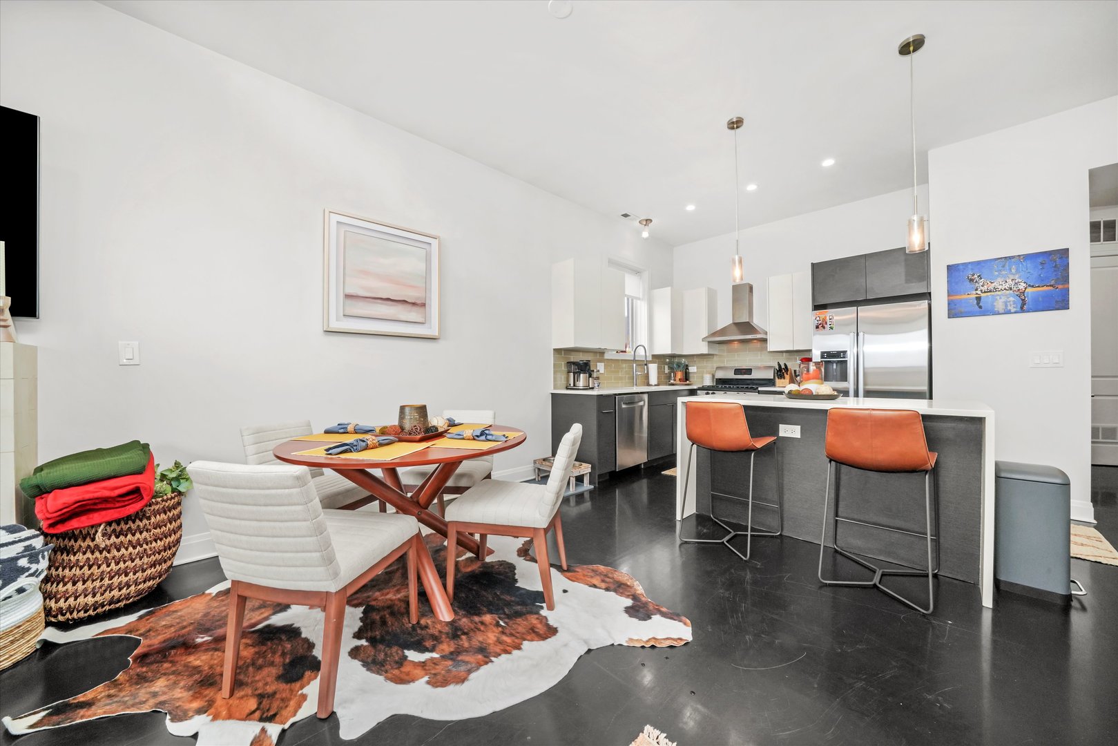 622 N Rockwell Street Unit: 404