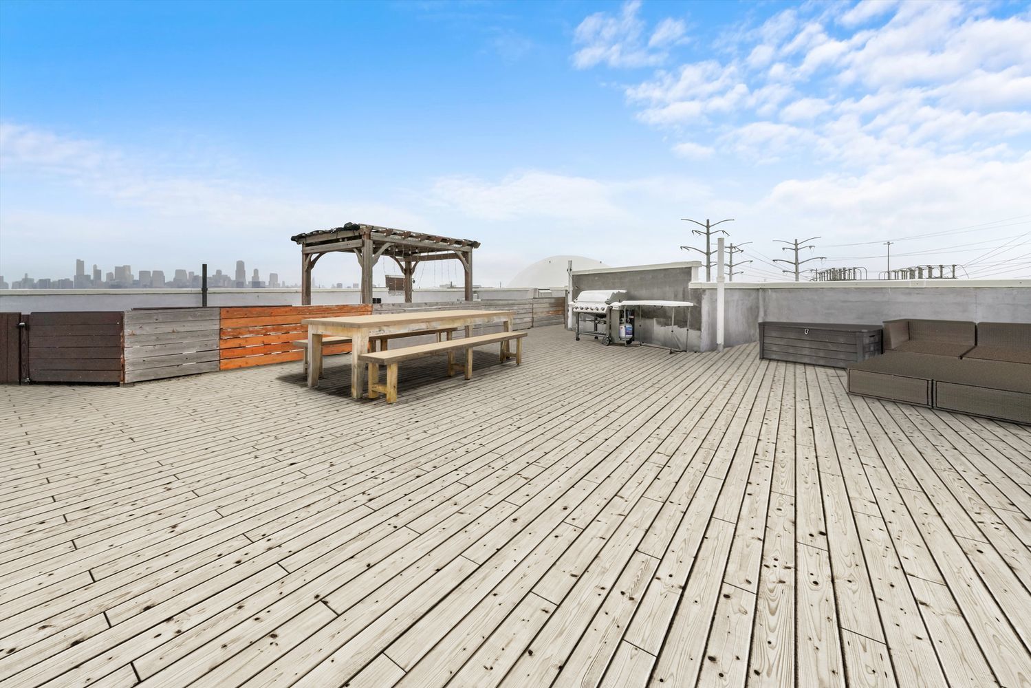 622 N Rockwell Street Unit: 404