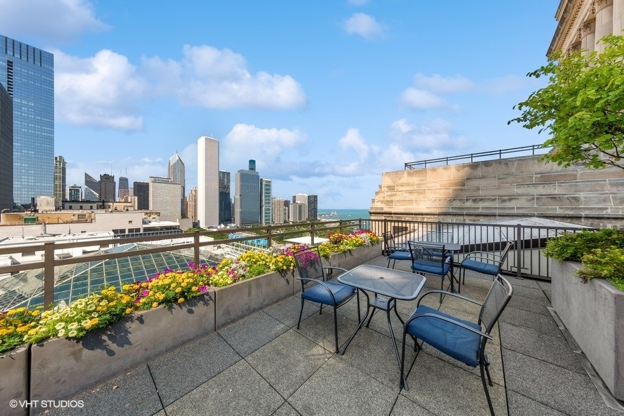 310 S Michigan Avenue Unit: 812