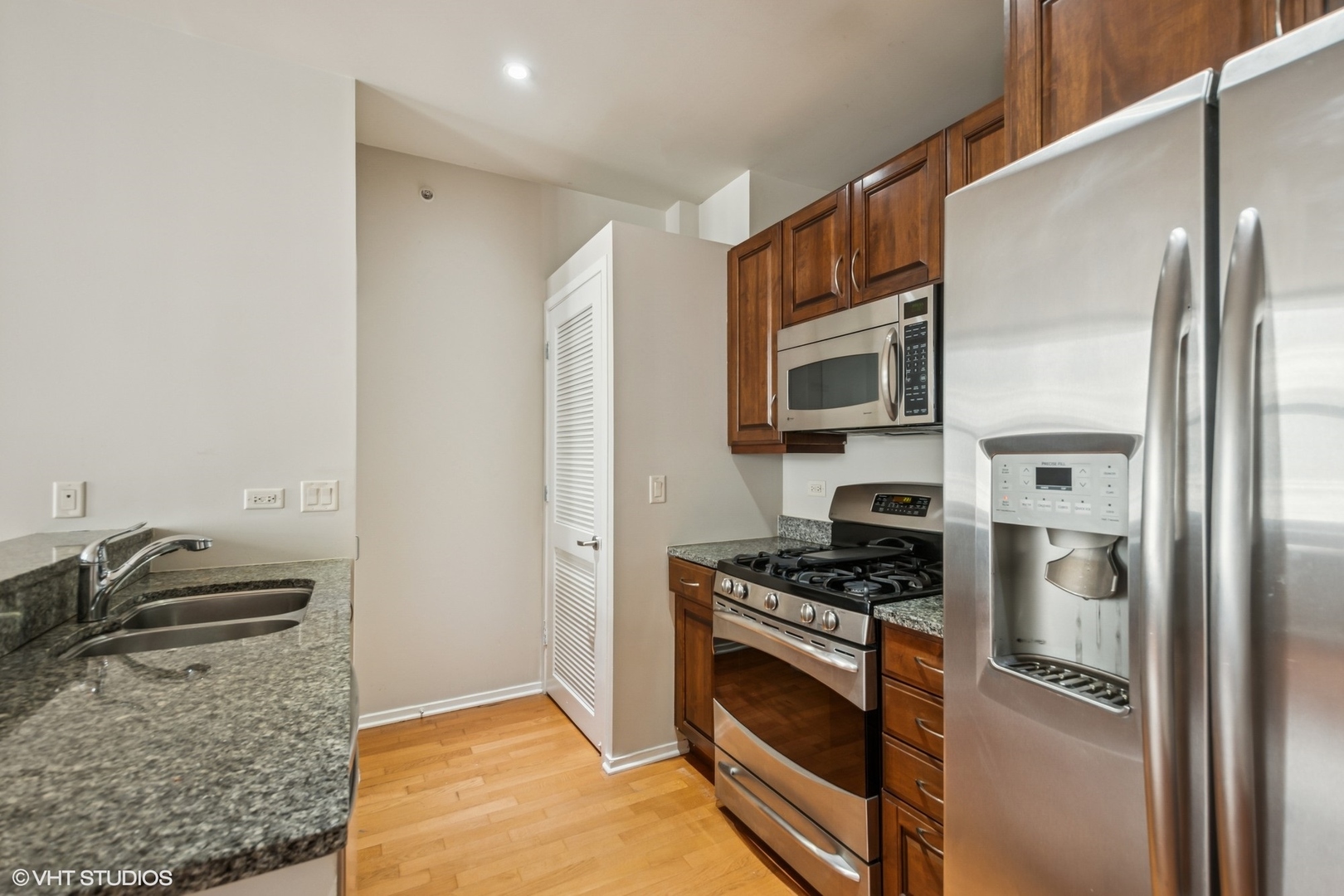 310 S Michigan Avenue Unit: 812