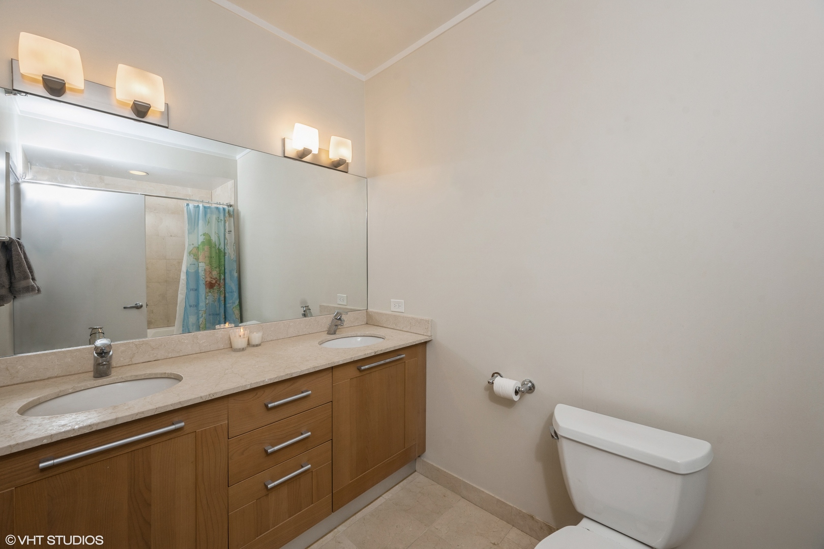744 N Clark Street Unit: 305