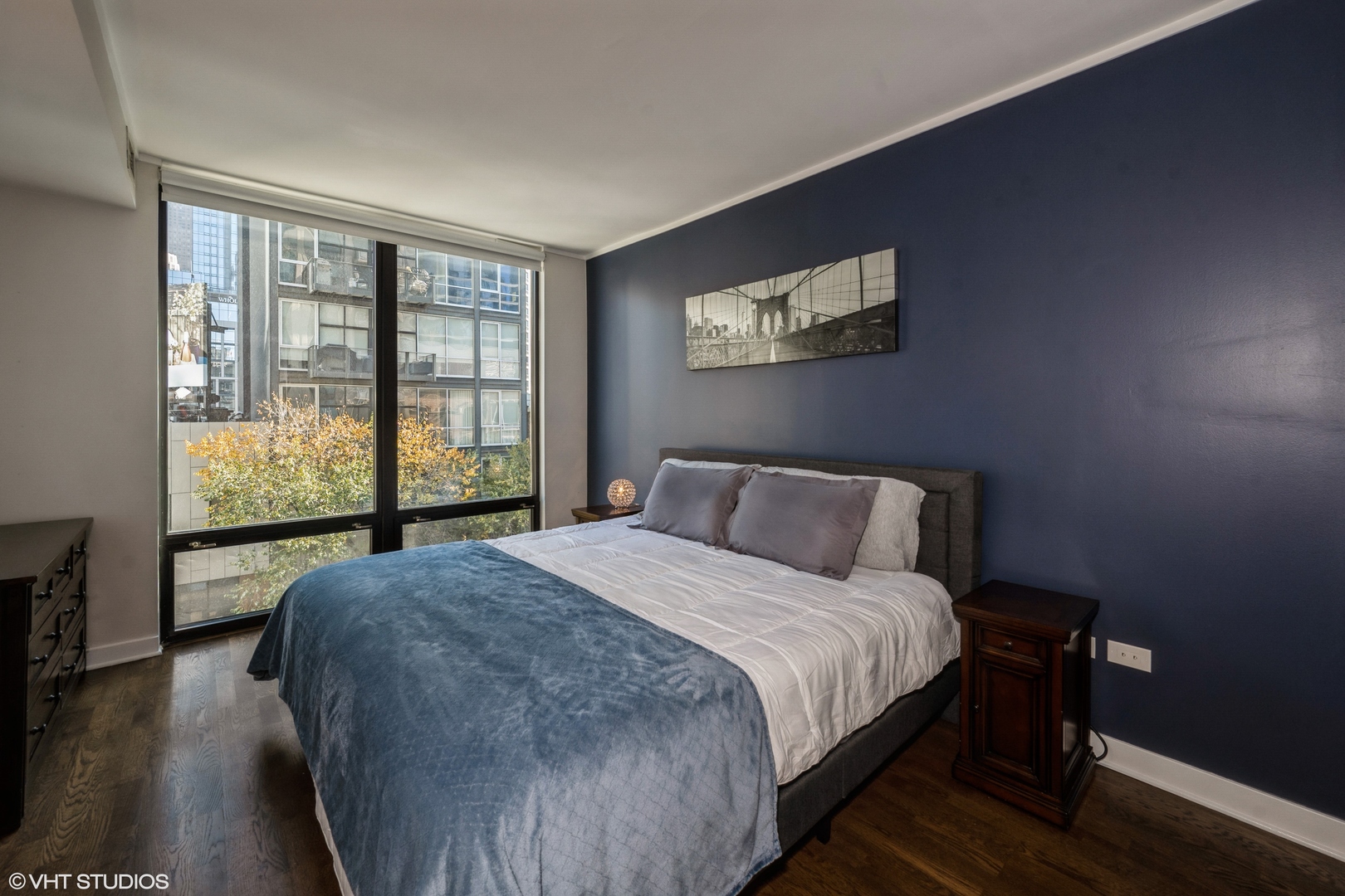 744 N Clark Street Unit: 305