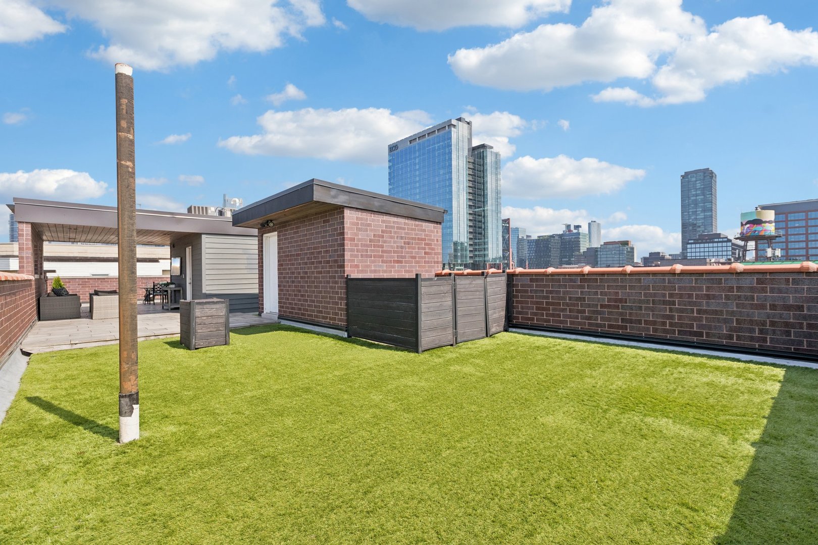 450 N Sangamon Street Unit: 4