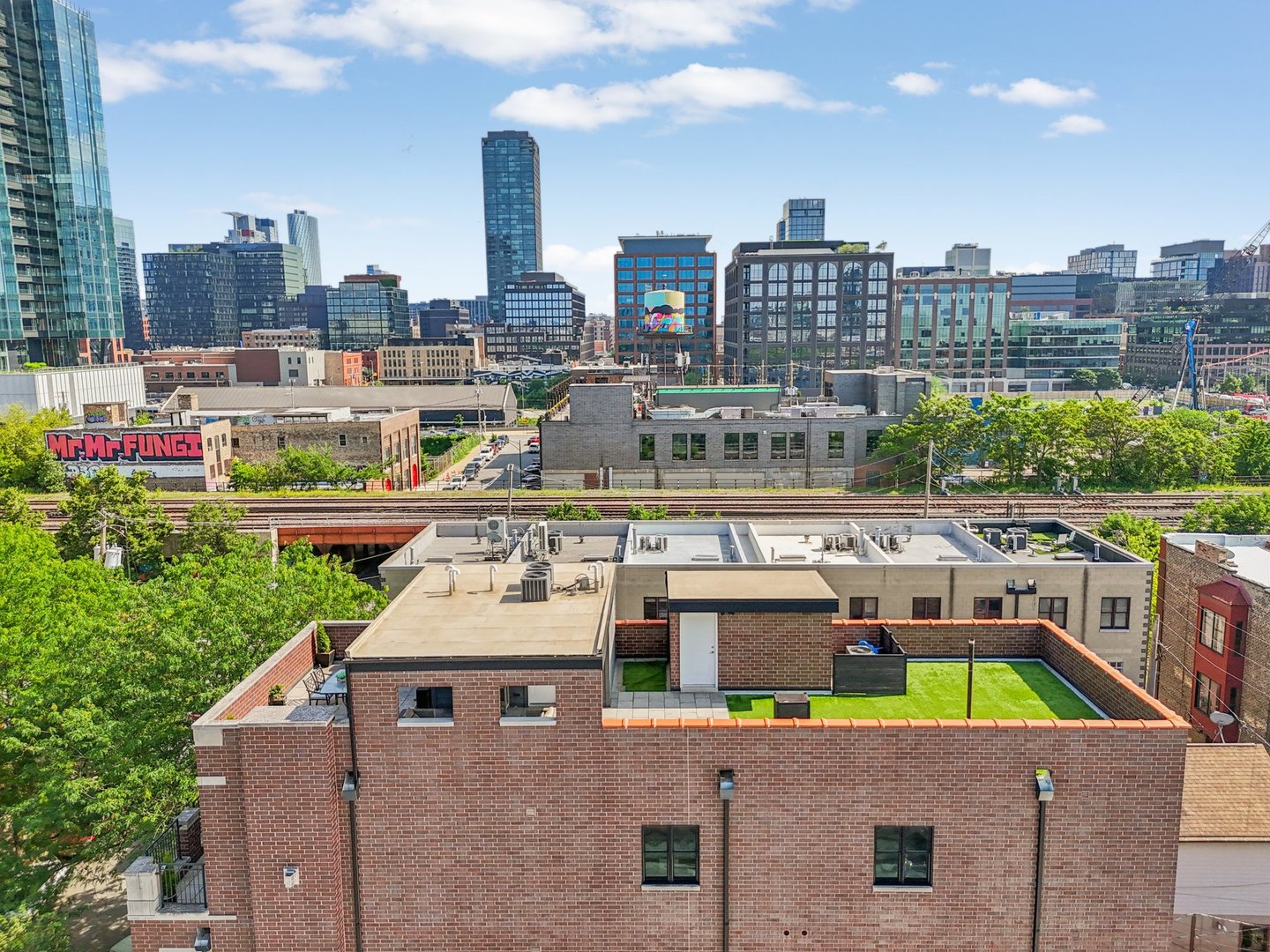 450 N Sangamon Street Unit: 4