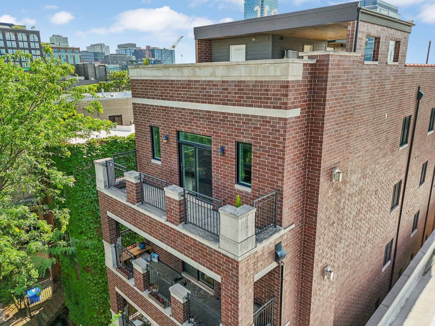 450 N Sangamon Street Unit: 4