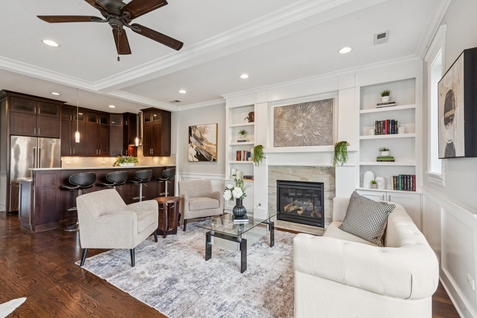 450 N Sangamon Street Unit: 4