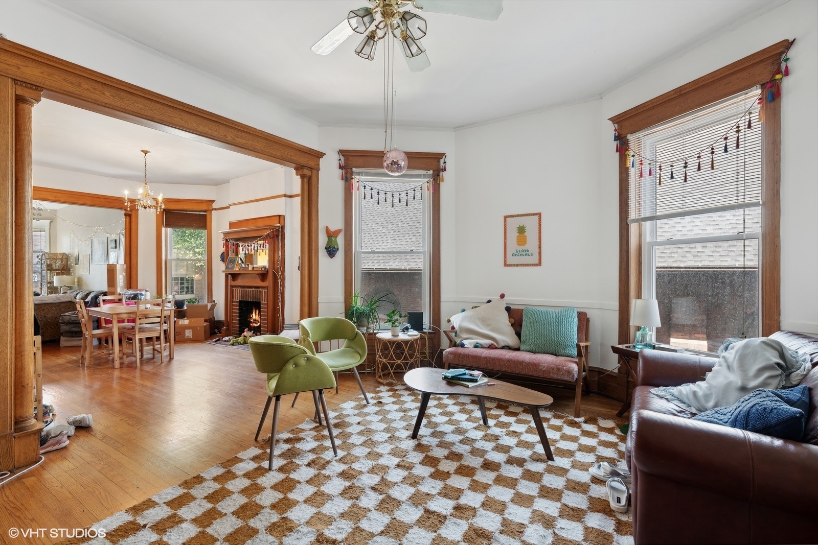 650 W Barry Avenue Unit: 2