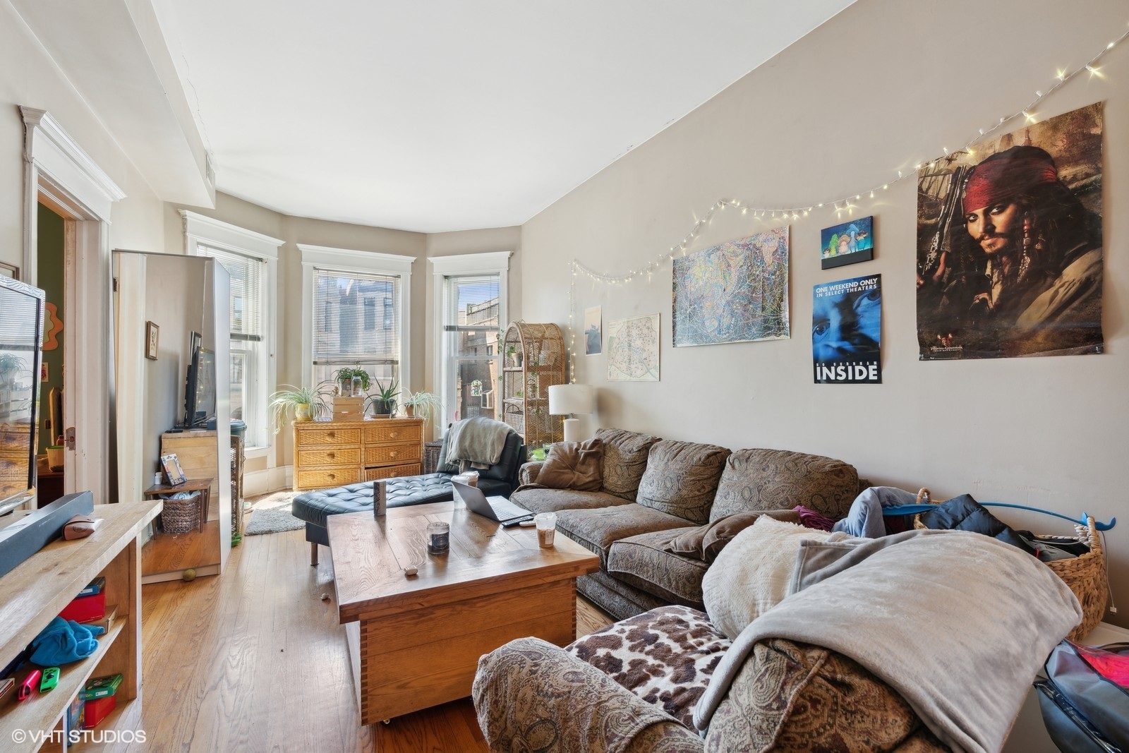 650 W Barry Avenue Unit: 2