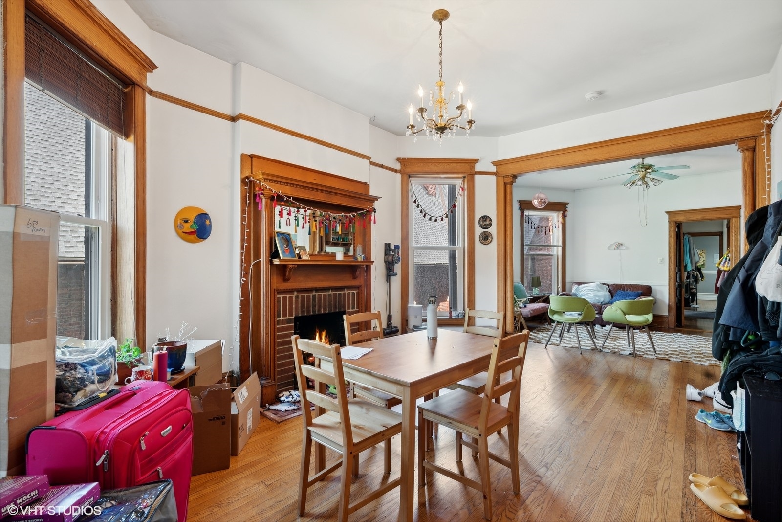 650 W Barry Avenue Unit: 2