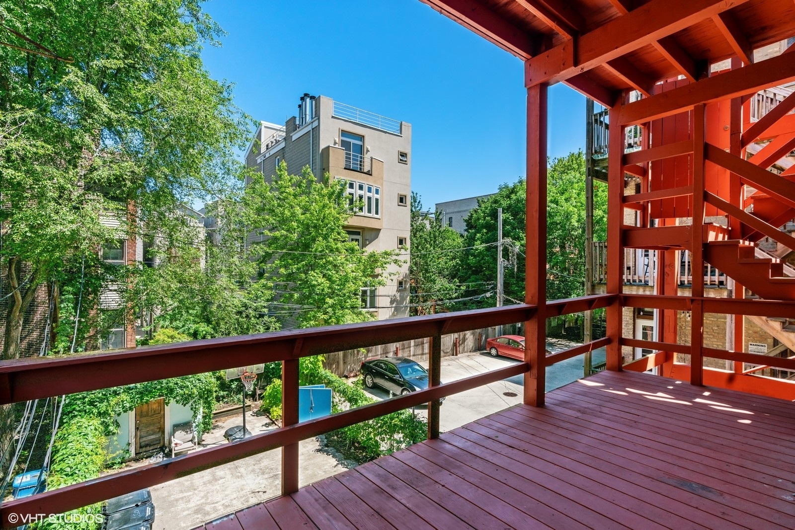 650 W Barry Avenue Unit: 2