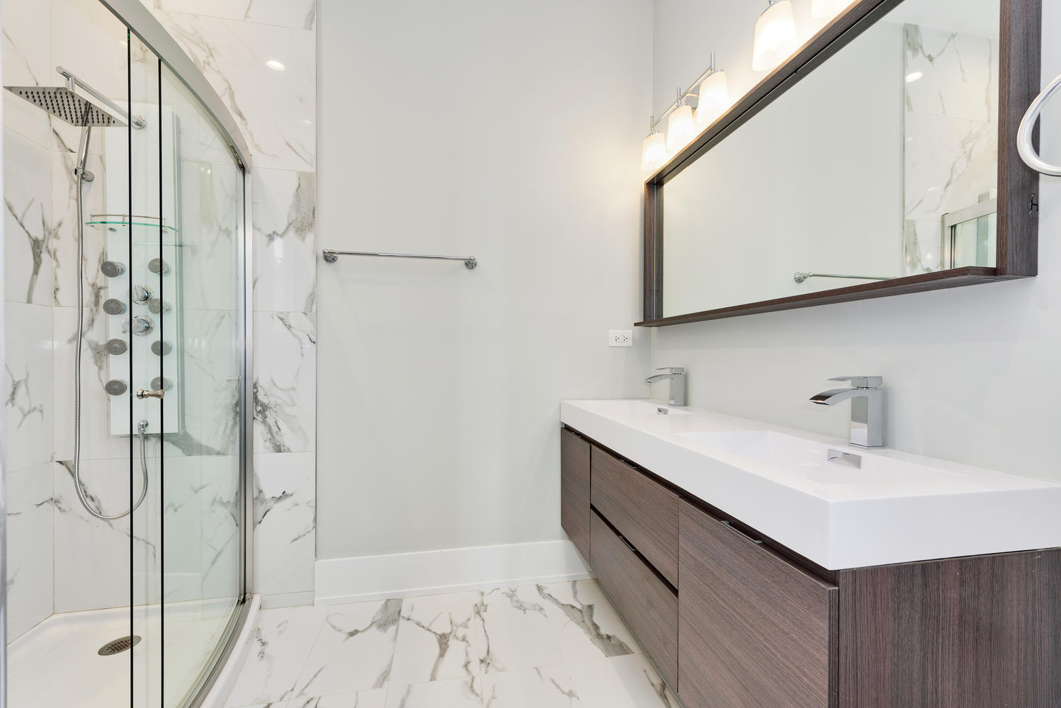 2518 W Division Avenue Unit: 1SE