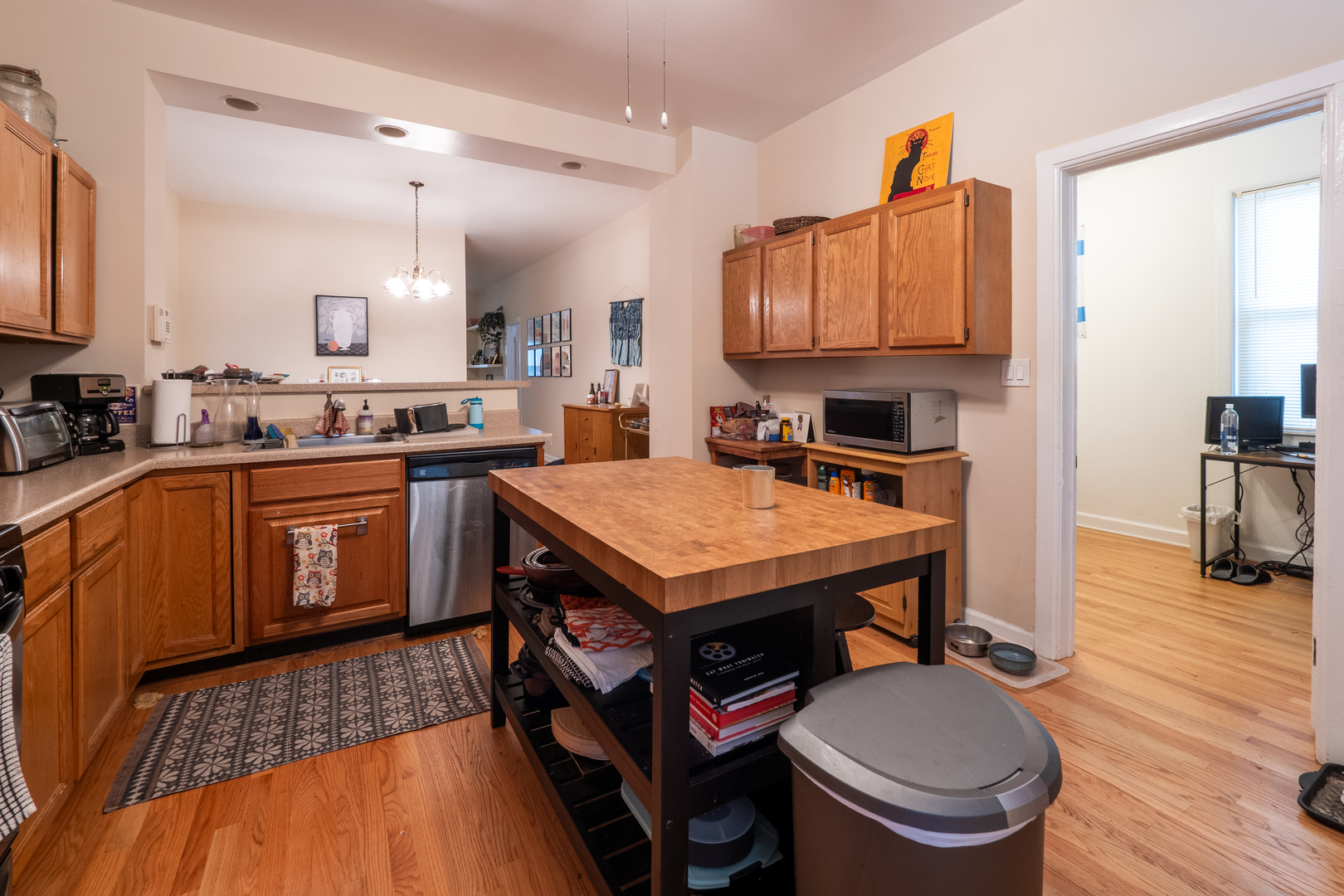 1920 W School Street