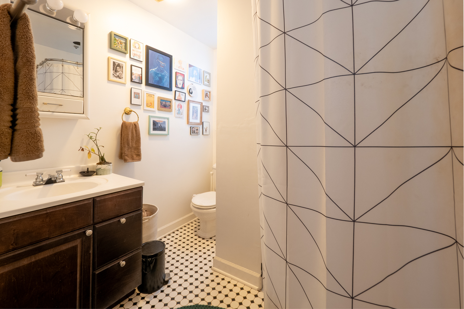 1920 W School Street