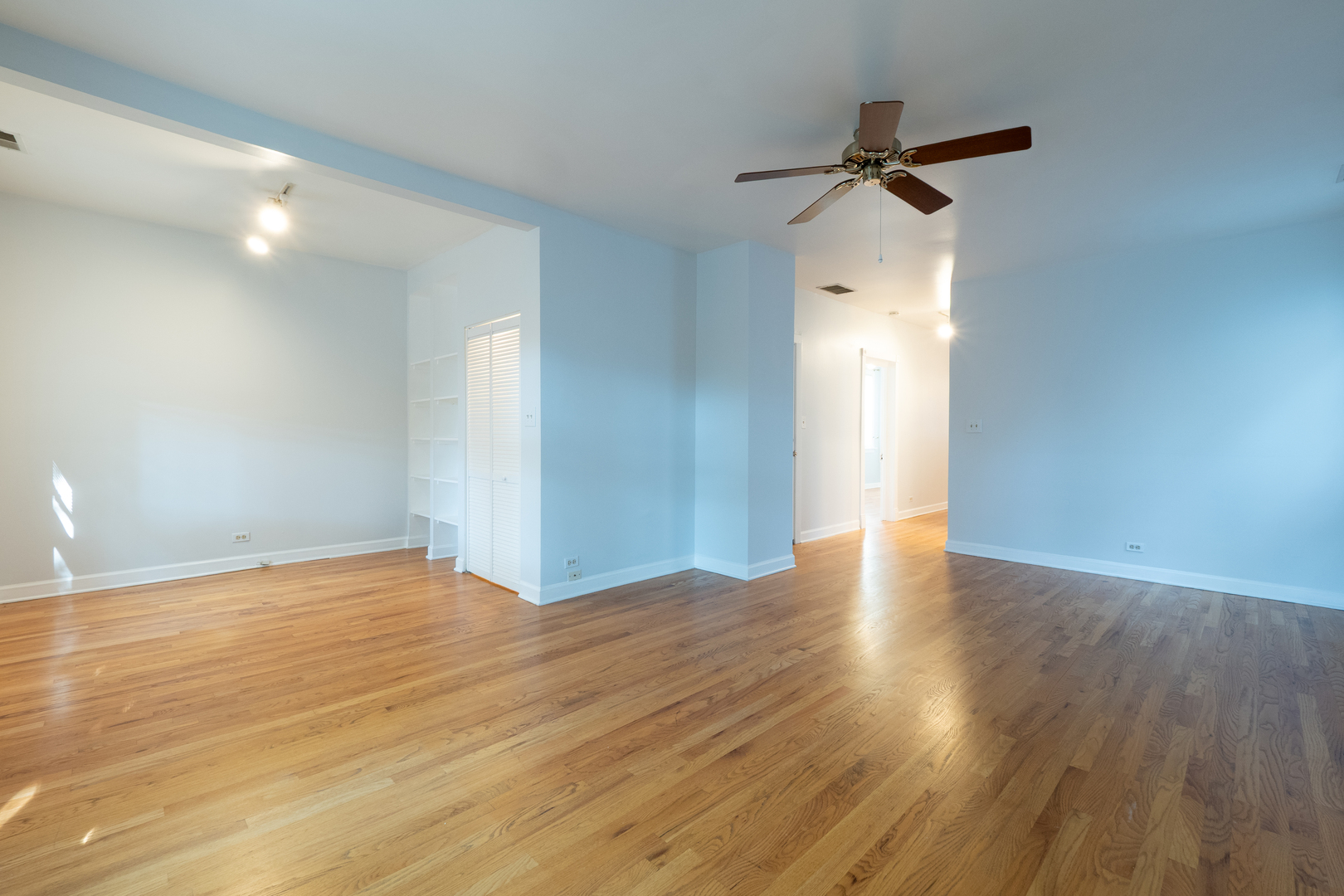 1920 W School Street