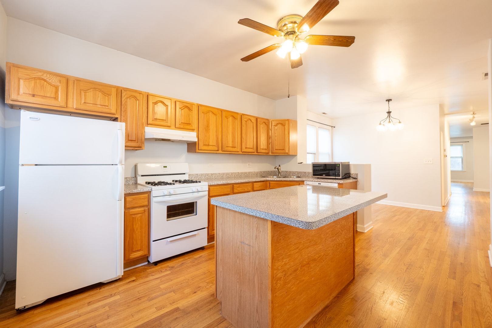 1920 W School Street