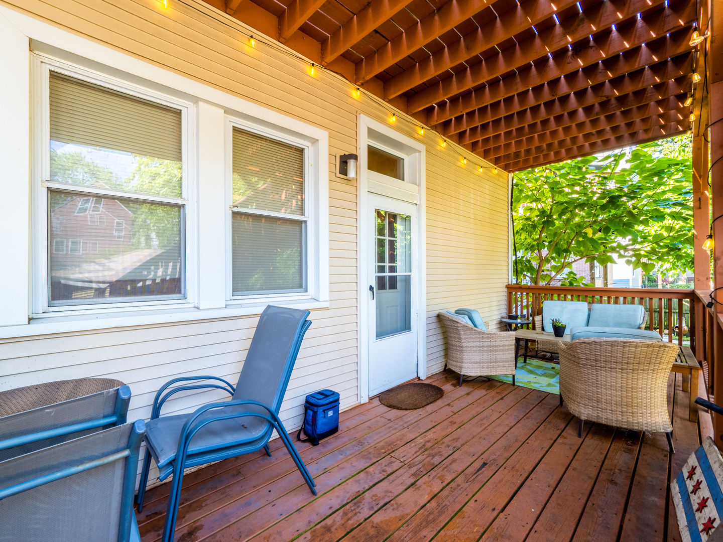 1920 W School Street