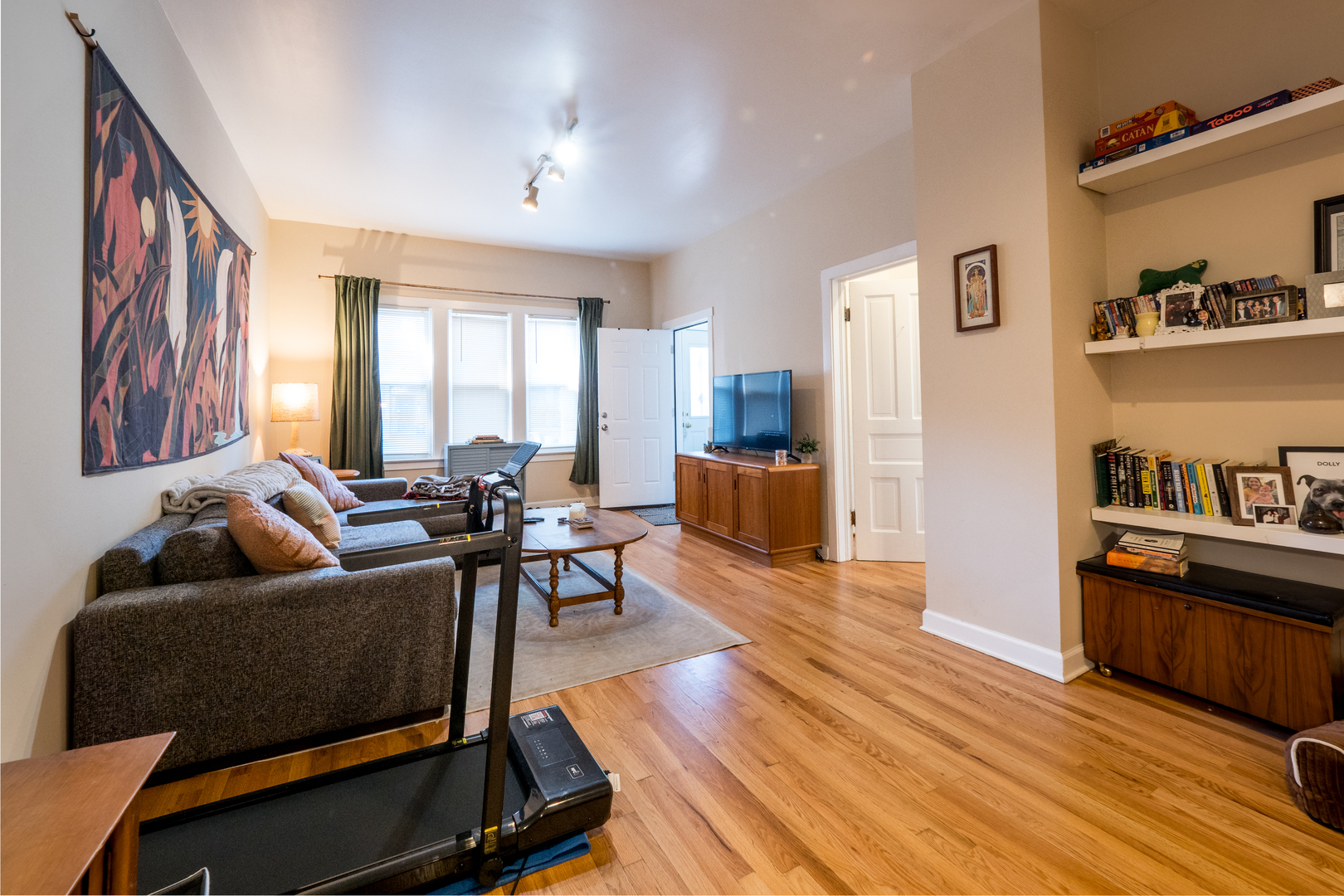 1920 W School Street