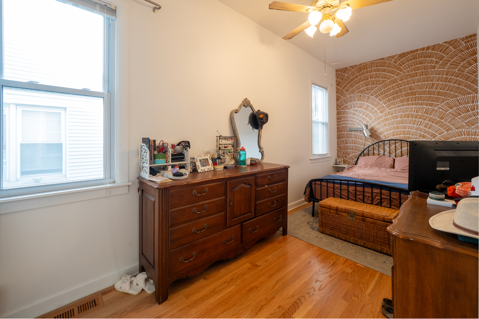 1920 W School Street