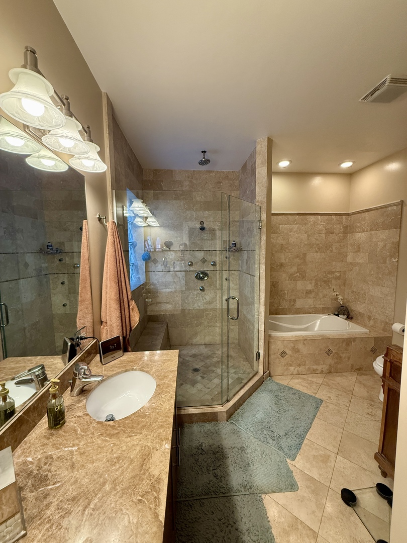 1621 W Le Moyne Street Unit: 1W