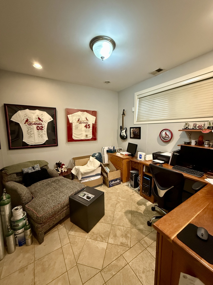 1621 W Le Moyne Street Unit: 1W