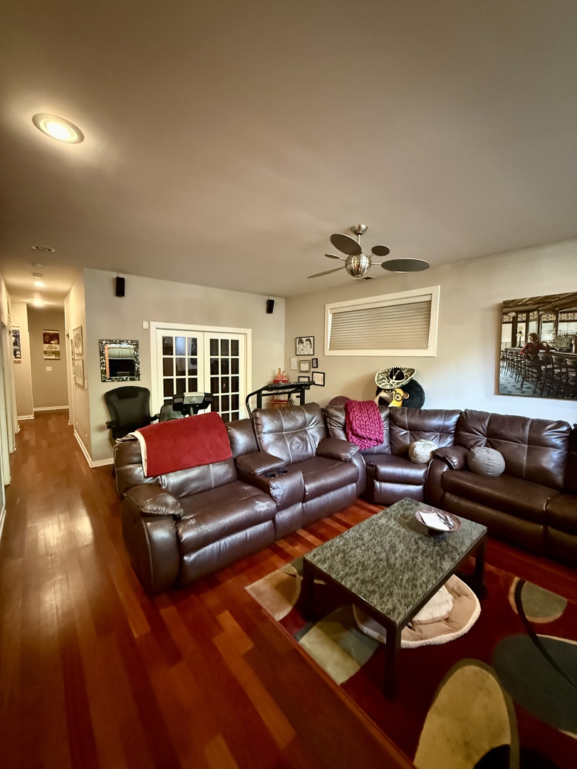 1621 W Le Moyne Street Unit: 1W