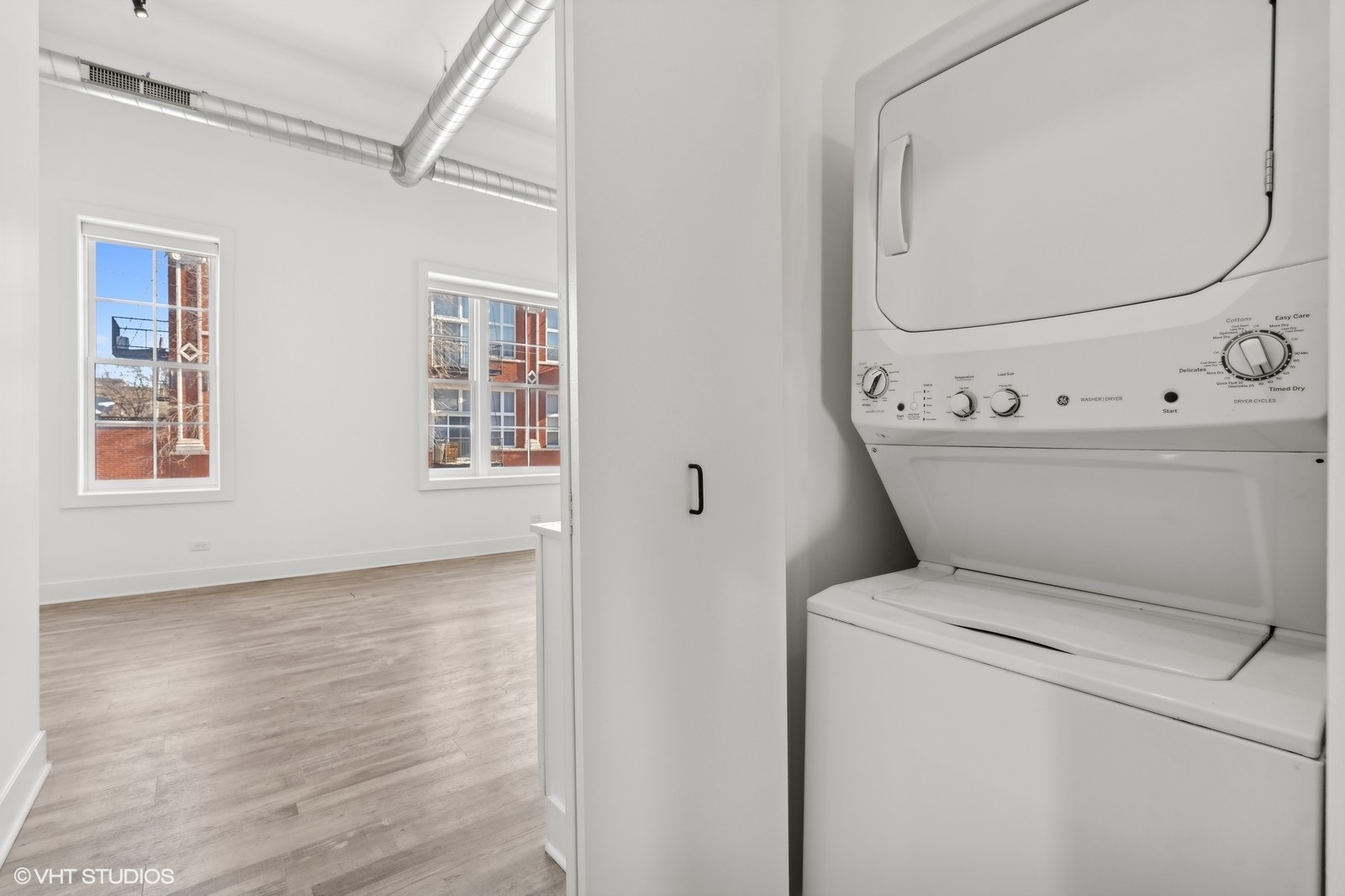 1914 N Milwaukee Avenue Unit: 302L