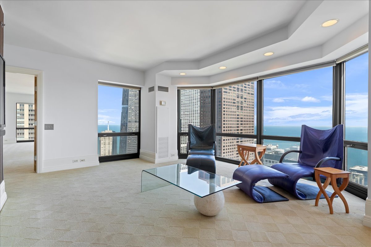 100 E Huron Street Unit: 4703