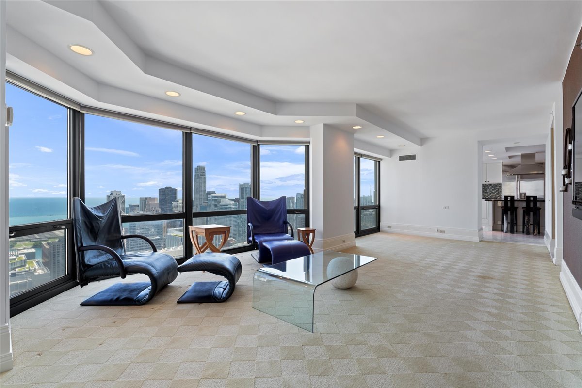 100 E Huron Street Unit: 4703