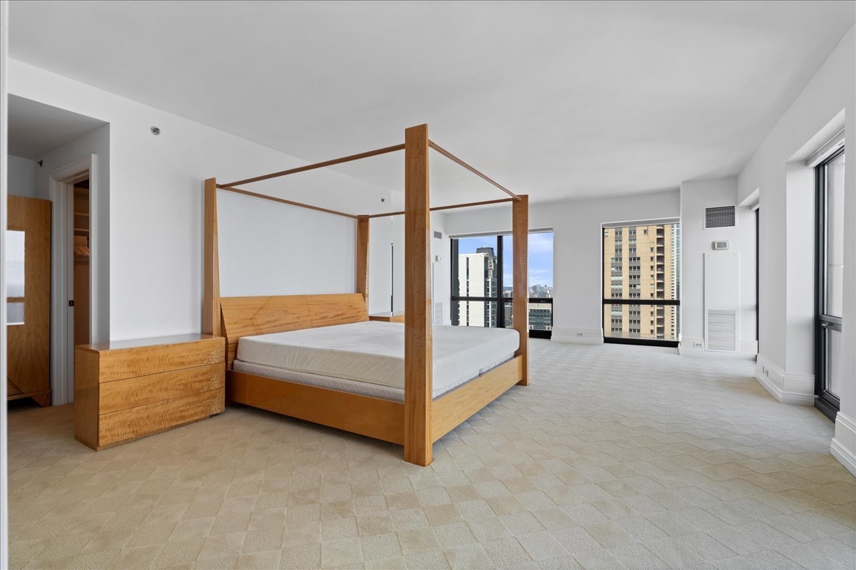 100 E Huron Street Unit: 4703