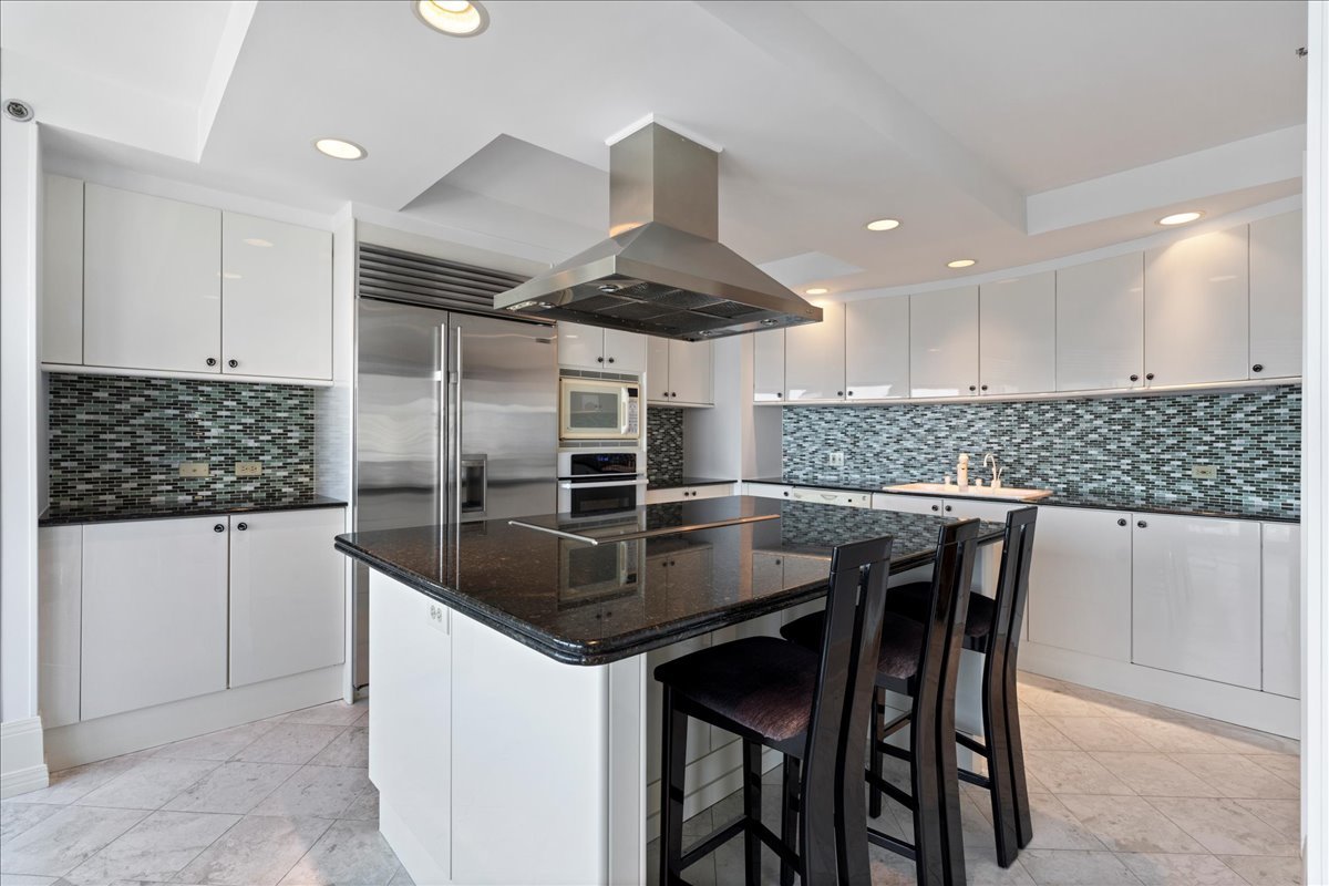 100 E Huron Street Unit: 4703