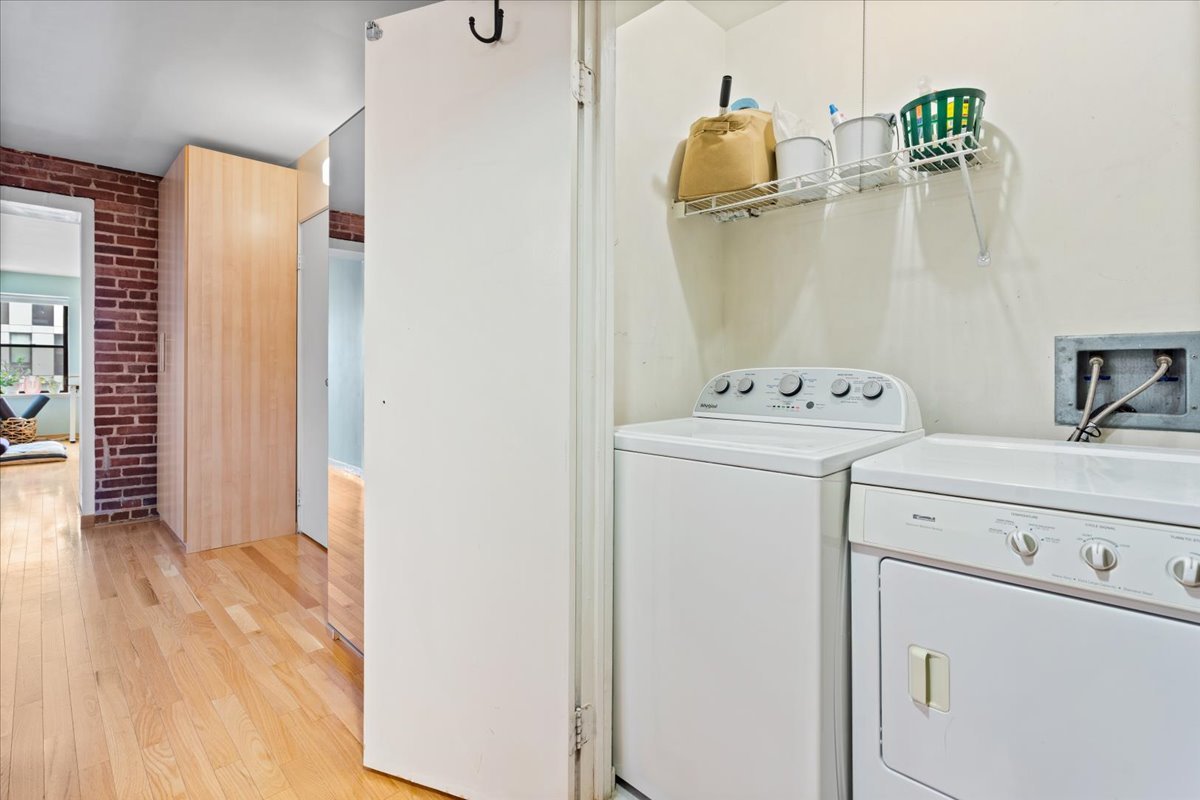 40 E 9th Street Unit: 1303