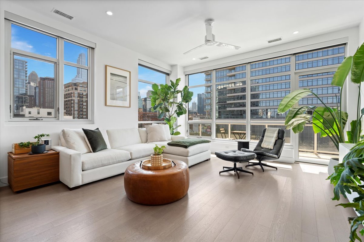 367 W Locust Street Unit: 506