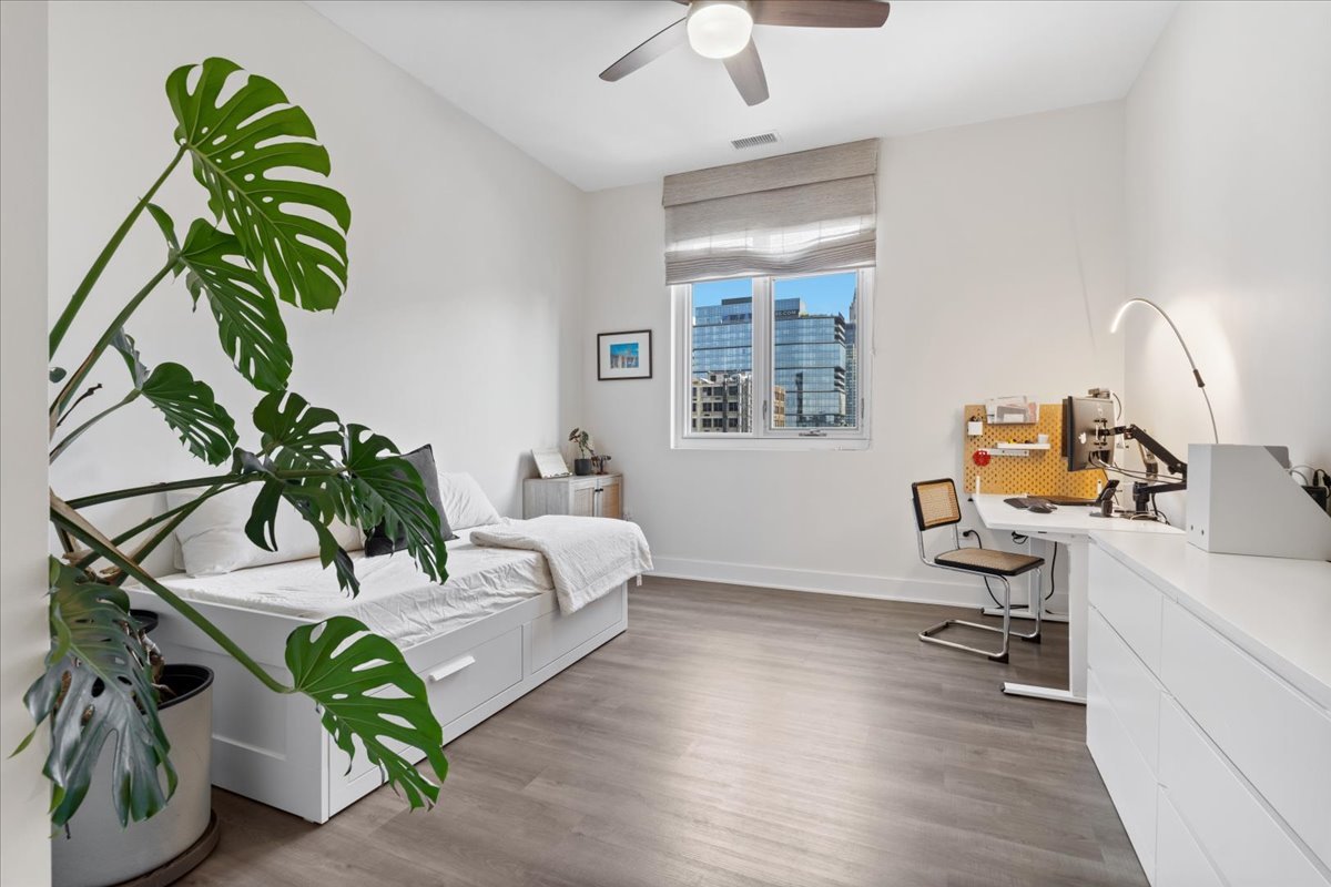 367 W Locust Street Unit: 506