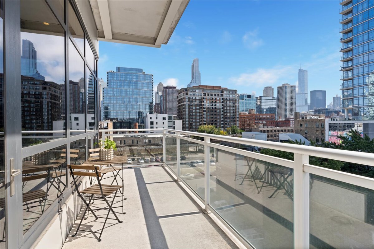 367 W Locust Street Unit: 506
