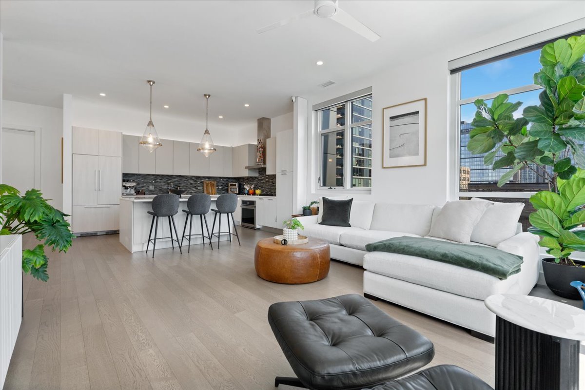 367 W Locust Street Unit: 506