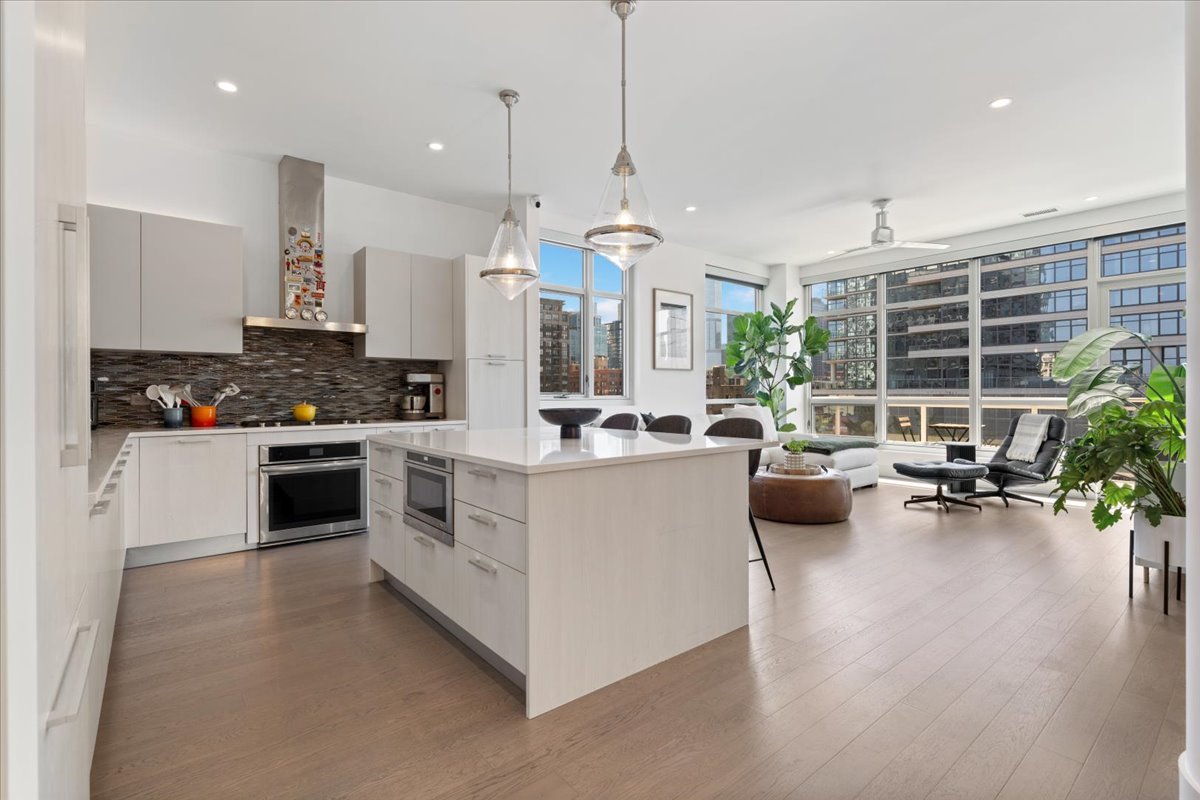 367 W Locust Street Unit: 506