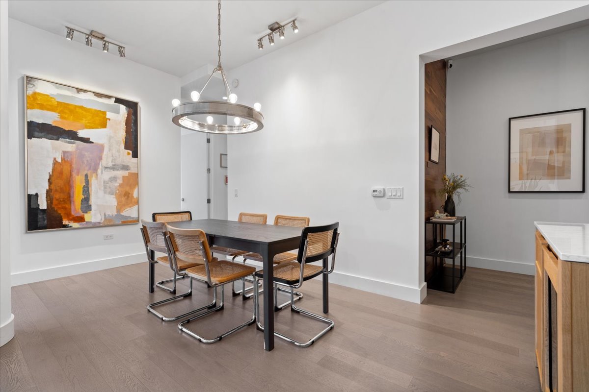 367 W Locust Street Unit: 506