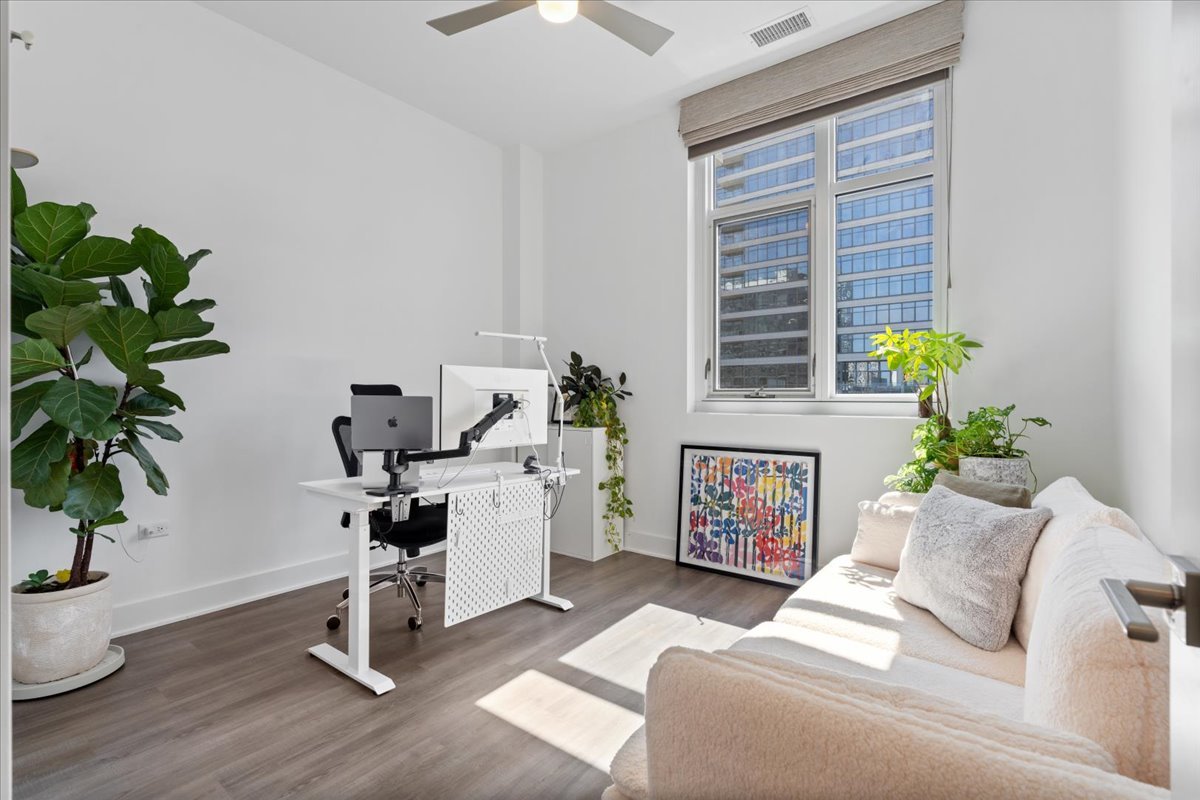 367 W Locust Street Unit: 506