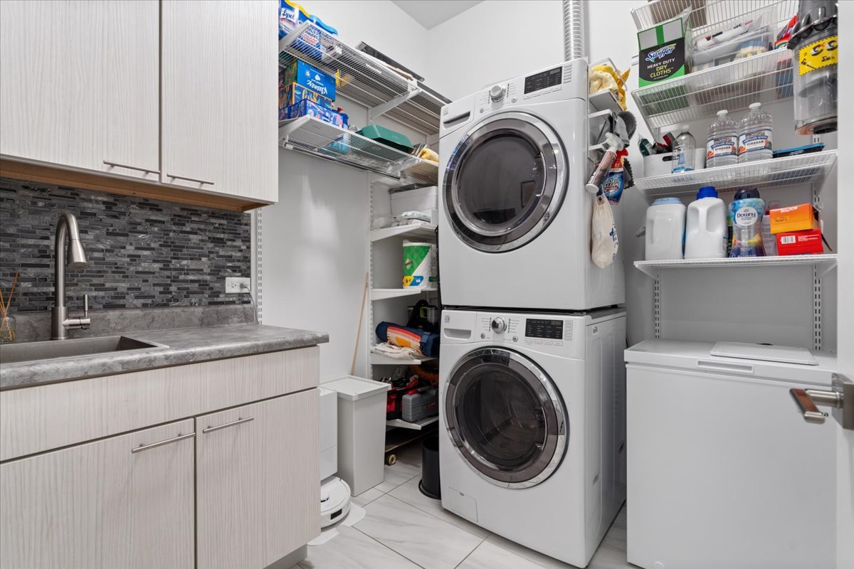 367 W Locust Street Unit: 506