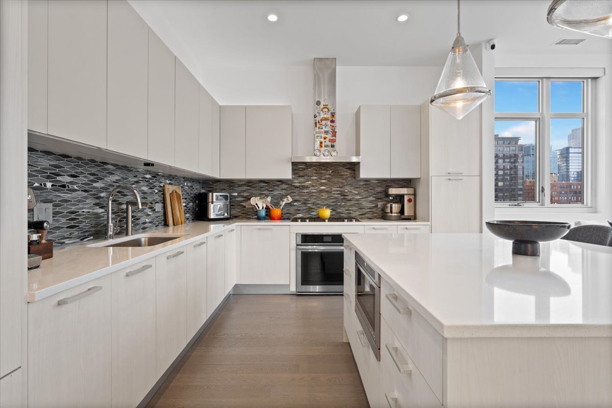 367 W Locust Street Unit: 506